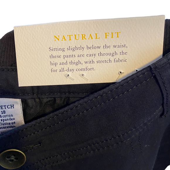 Croft & Barrow Natural fit black Capri shorts with print - Picture 5 of 6